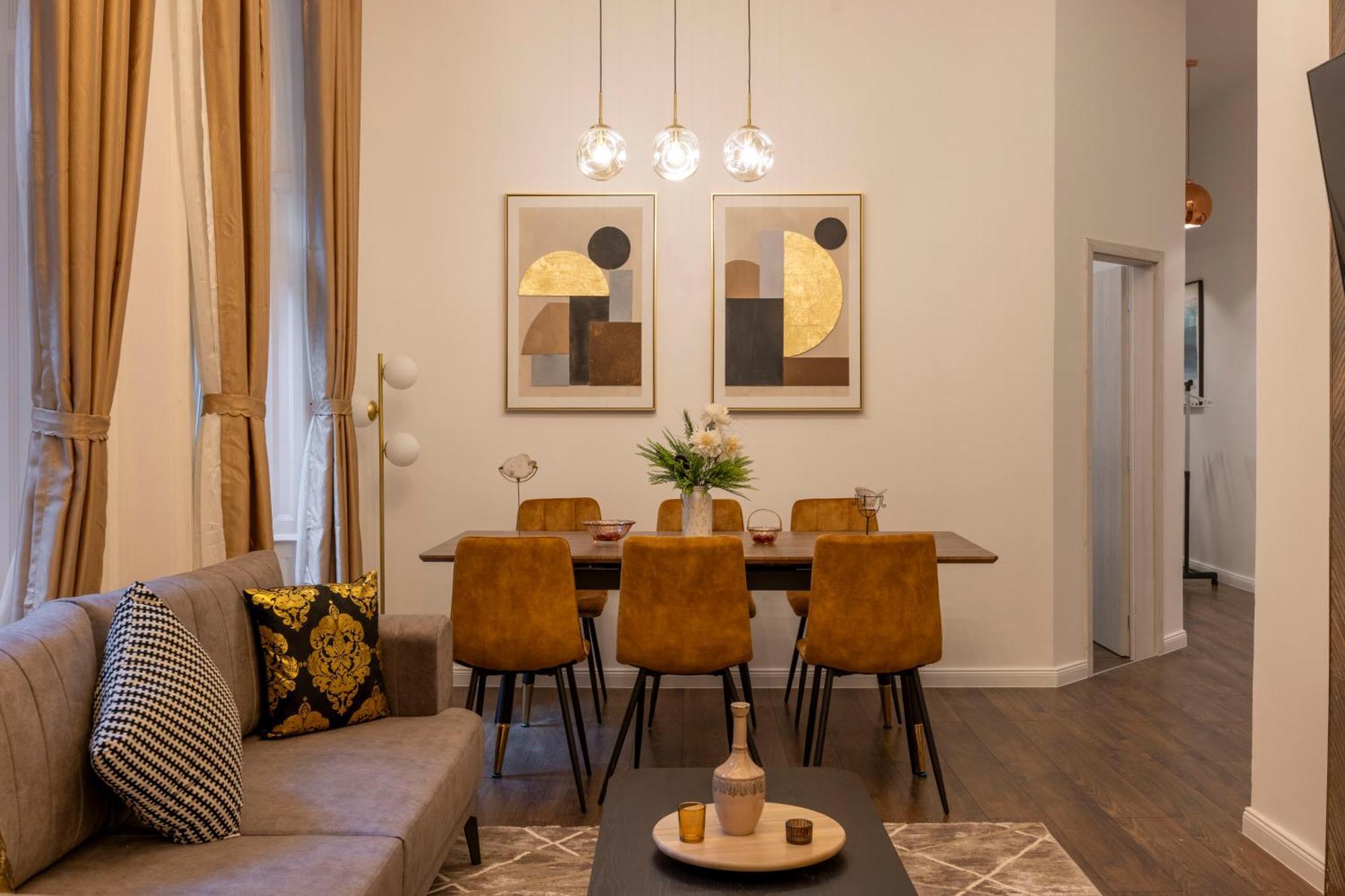 Exclusive Downtown Quentin Residence By Prestige Homes Budapest Exterior foto