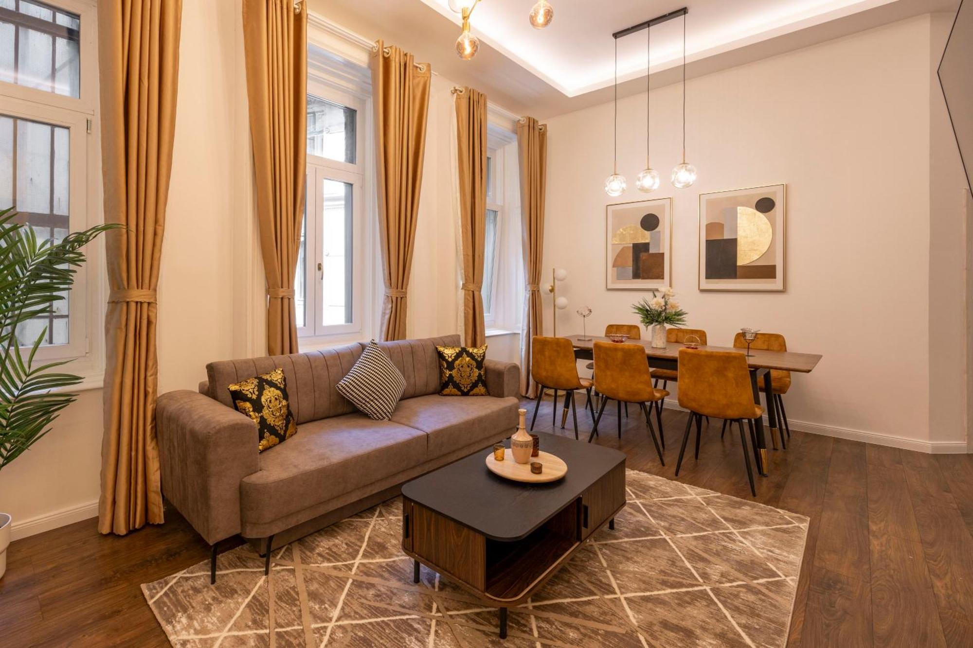 Exclusive Downtown Quentin Residence By Prestige Homes Budapest Exterior foto