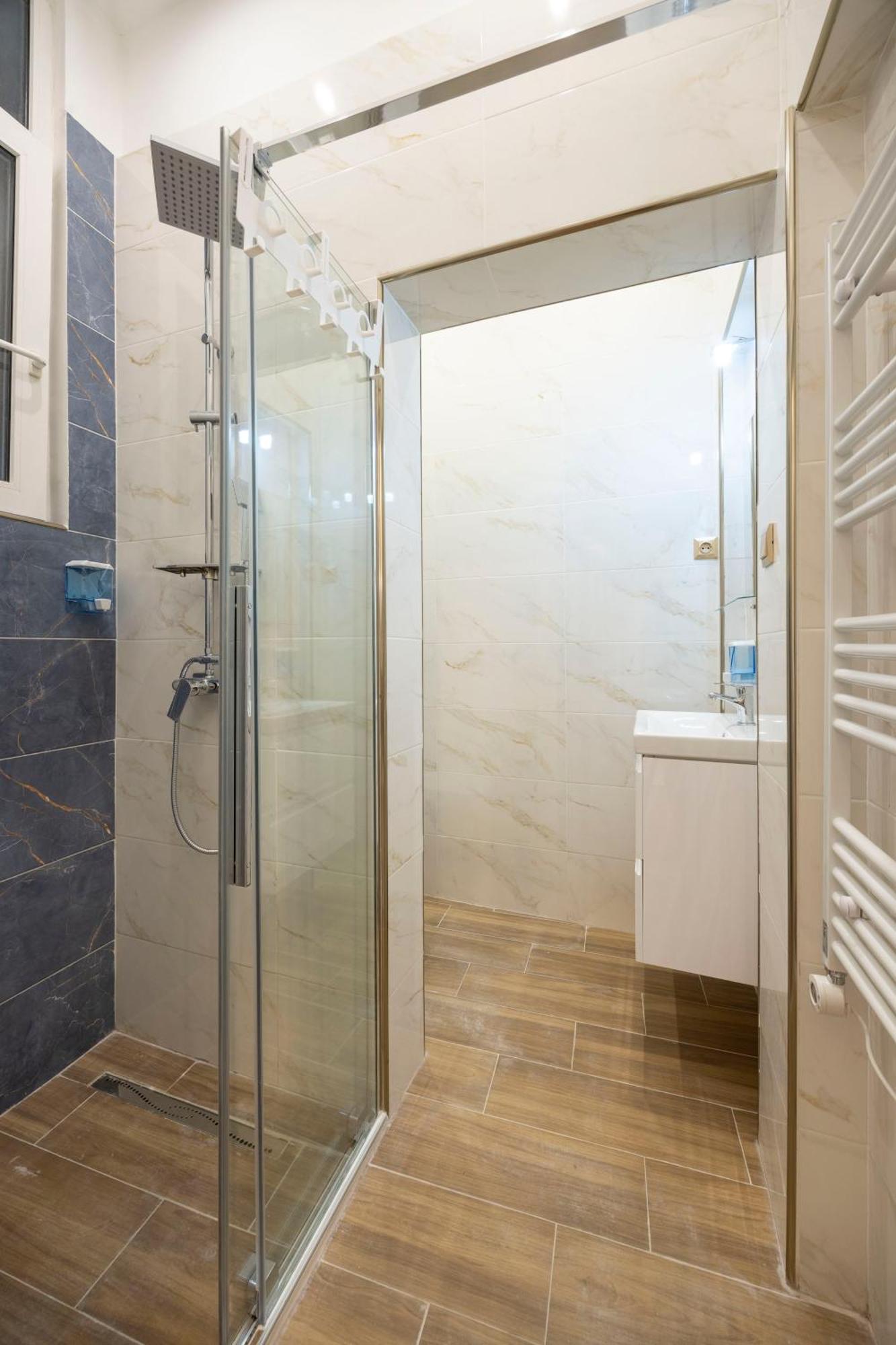 Exclusive Downtown Quentin Residence By Prestige Homes Budapest Exterior foto