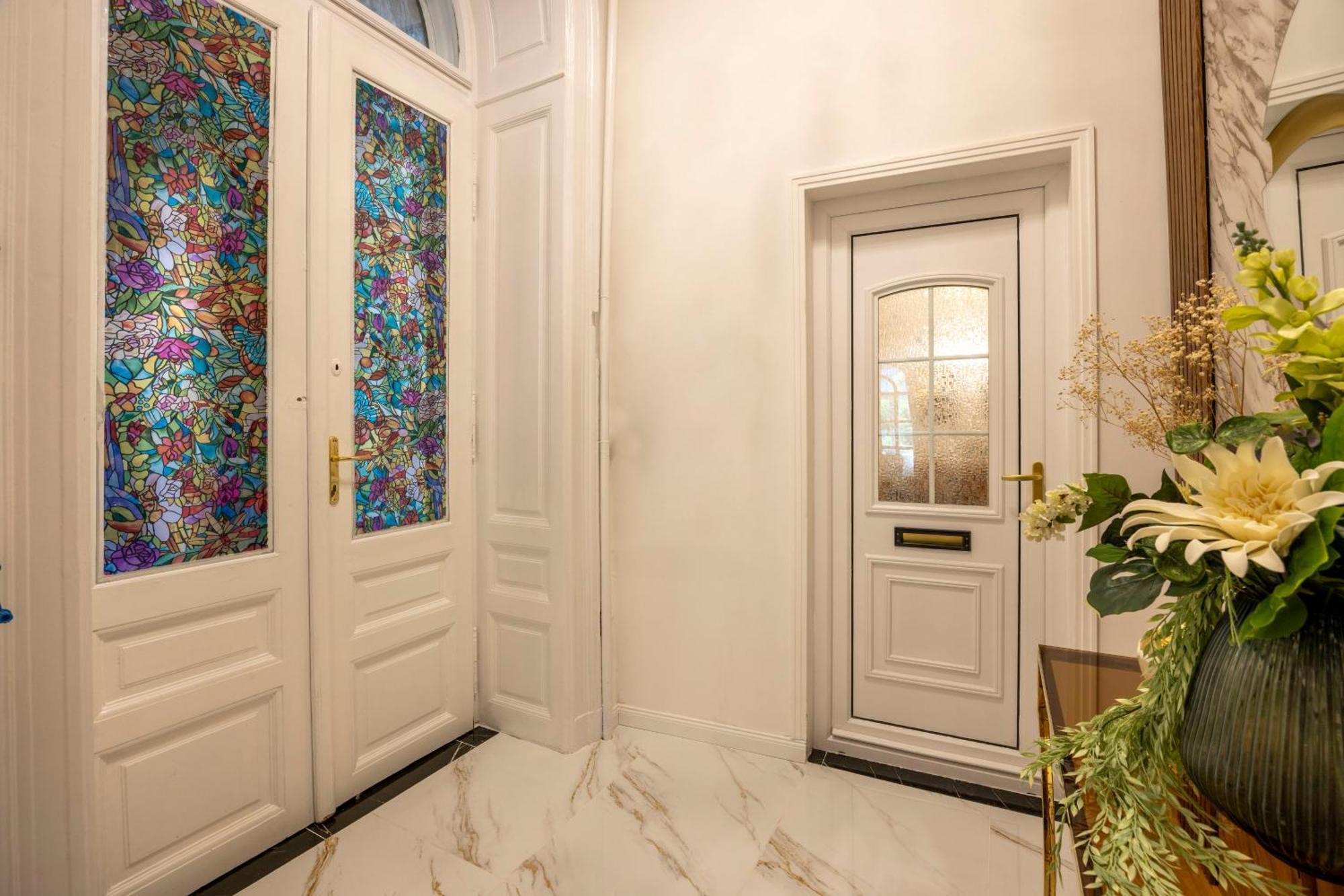 Exclusive Downtown Quentin Residence By Prestige Homes Budapest Exterior foto
